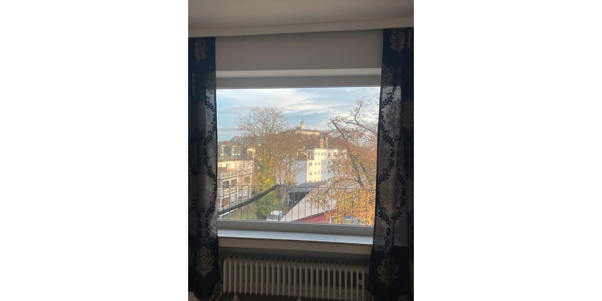 Etagenwohnung Siegburg - 4 Zimmer, 170 m&sup2;, 1.500&euro; | Angebot:25171907