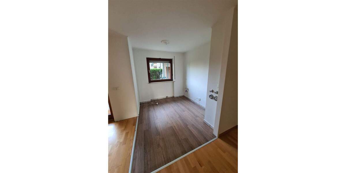 Etagenwohnung Hürth Efferen - 3 Zimmer, 109 m&sup2;, 1.200&euro; | Angebot:25705864