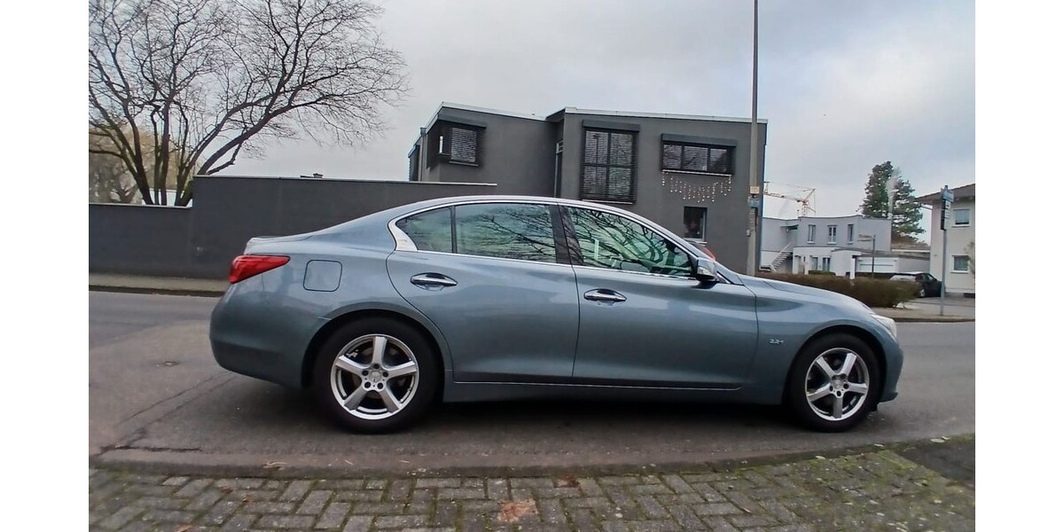 INFINITI Q50 2.2d 165.000 km 16.666 &euro; Köln 50667