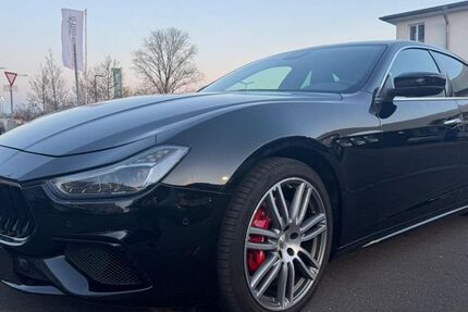 Maserati Ghibli 99.850 km 31.480 &euro; Köln 50829