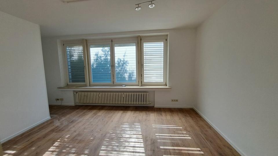 Erdgeschoßwohnung Bonn Hardtberg - 4 Zimmer, 100 m&sup2;, 2.150&euro; | Angebot:26021423