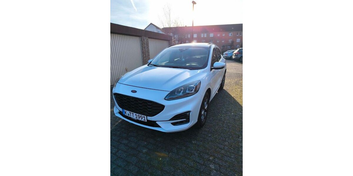Ford Kuga 92.000 km 22.100 &euro; Köln 50765
