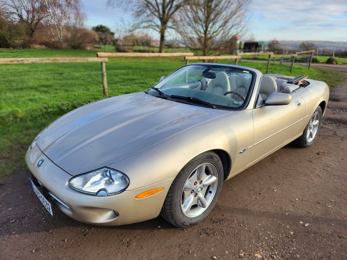 Jaguar XK8 159.000 km 13.950 &euro; Alfter 53347
