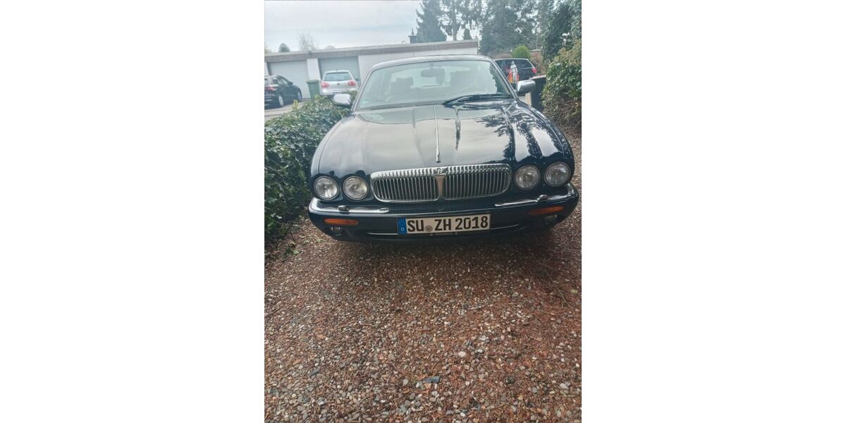 Jaguar Daimler 127.000 km 23.900 &euro; Niederkassel 53859