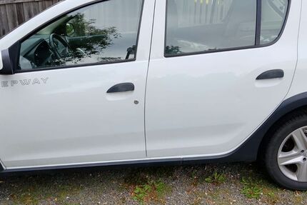 Dacia Sandero 100.000 km 3.990 &euro; Nideggen 52385