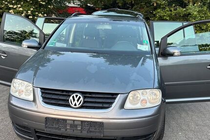 VW Touran 241.000 km 1.650 &euro; köln 51107