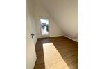 Dachgeschoßwohnung Siegburg - 3 Zimmer, 100 m&sup2;, 1.280&euro; | Angebot:25854384