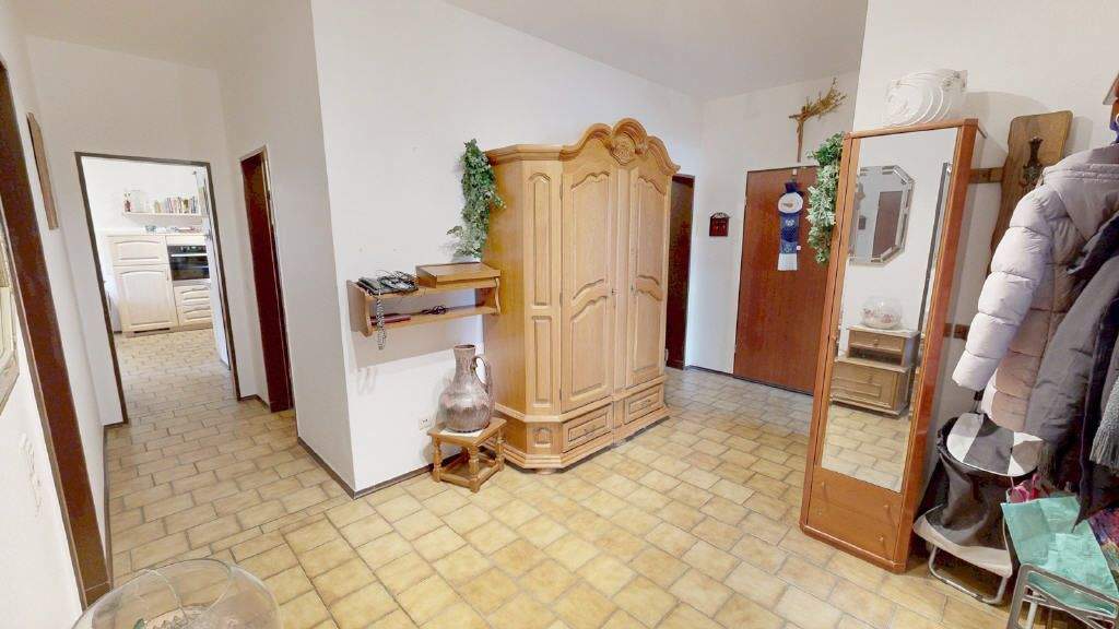 Etagenwohnung Erftstadt Lechenich - 4 Zimmer, 104 m&sup2;, 275.000&euro; | Angebot:25703204