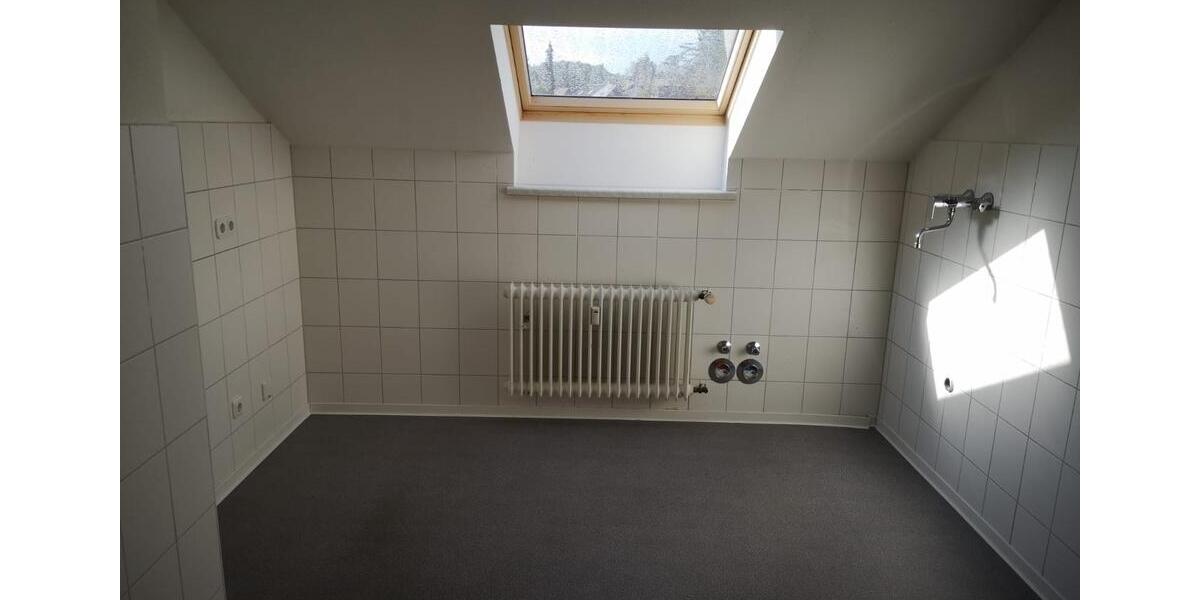 Dachgeschoßwohnung Siegburg - 3 Zimmer, 74 m&sup2;, 990&euro; | Angebot:26005064