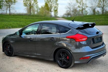 Ford Focus 91.400 km 12.700 &euro; Düren 52351