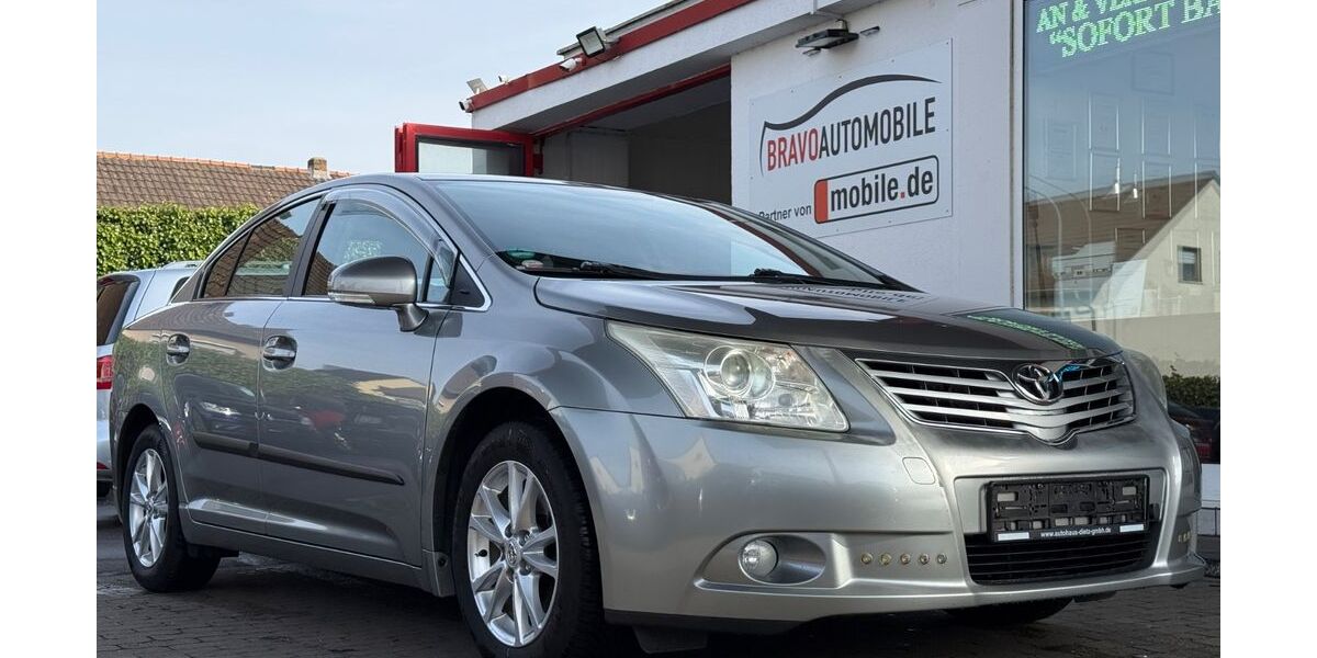 Toyota Avensis 215.000 km 7.499 &euro; Euskirchen 53879