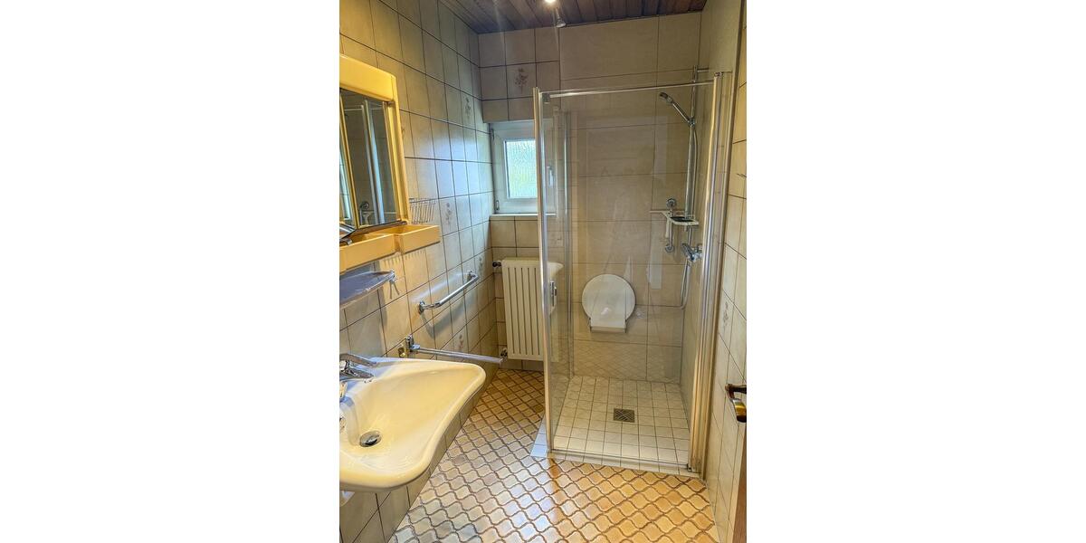 Erdgeschoßwohnung Leverkusen Schlebusch - 2 Zimmer, 72 m&sup2;, 864&euro; | Angebot:26648382