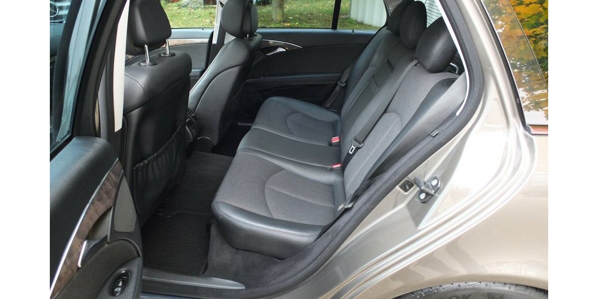 Mercedes-Benz E 230 T AVANTGARDE COMAND EL.DACH/HECKKLAPPE PTS 162.511 km 11.704 &euro; Köln 50858