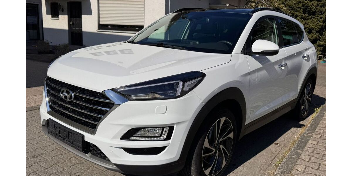 Hyundai TUCSON 32.000 km 22.500 &euro; Troisdorf 53842