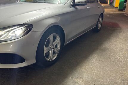 Mercedes-Benz E 220 146.000 km 22.999 &euro; köln 50733