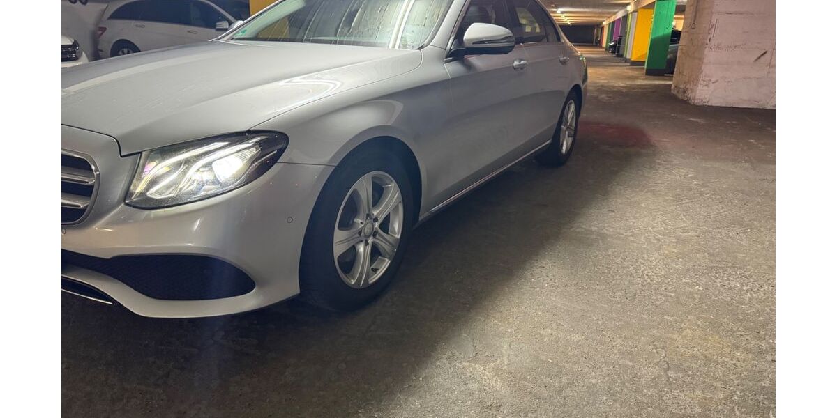 Mercedes-Benz E 220 146.000 km 22.999 &euro; köln 50733