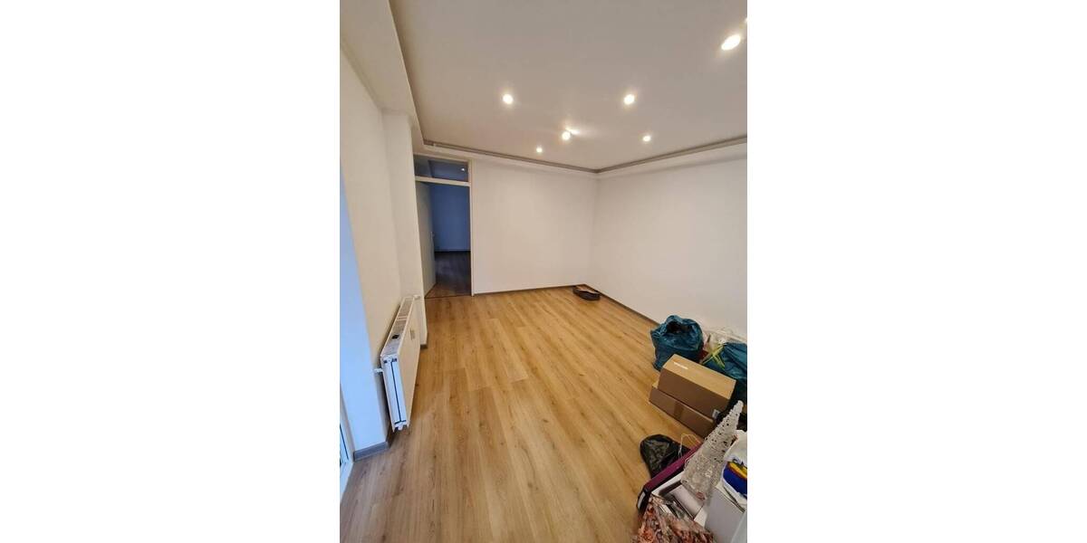 Etagenwohnung Bonn Brüser Berg - 3 Zimmer, 84 m&sup2;, 195.000&euro; | Angebot:25690097