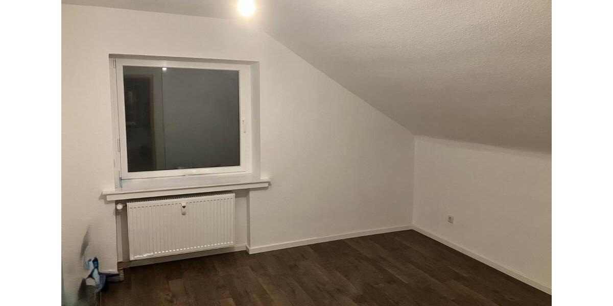 Dachgeschoßwohnung Bornheim - 3 Zimmer, 54 m&sup2;, 707&euro; | Angebot:25981073