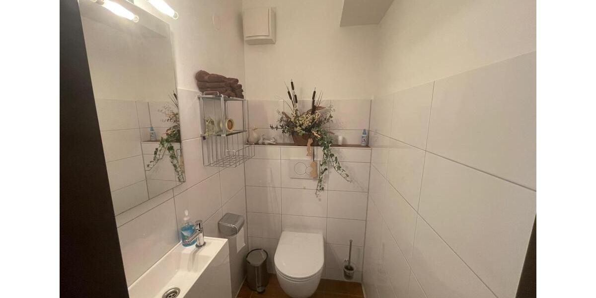 Etagenwohnung Bergheim - 3 Zimmer, 125 m&sup2;, 1.100&euro; | Angebot:26042762