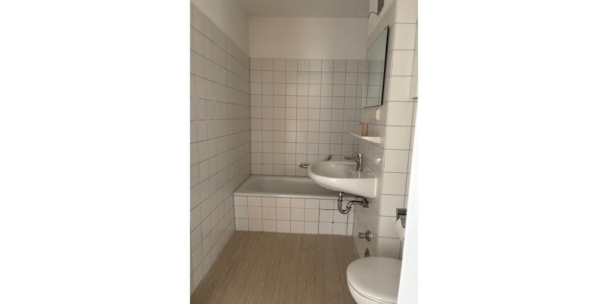 Dachgeschoßwohnung Köln Rodenkirchen - 2 Zimmer, 62 m&sup2;, 714&euro; | Angebot:25679105