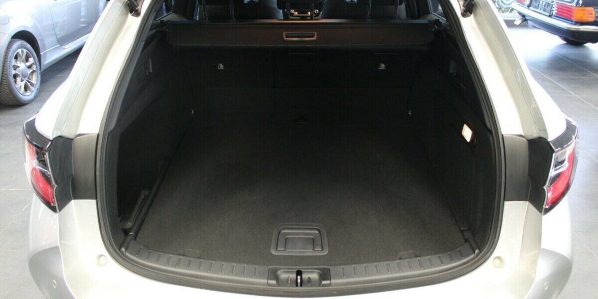 Toyota Corolla 2.0 Touring Sports Hybrid Team Deutschland 77.720 km 21.980 &euro; Euskirchen 53881