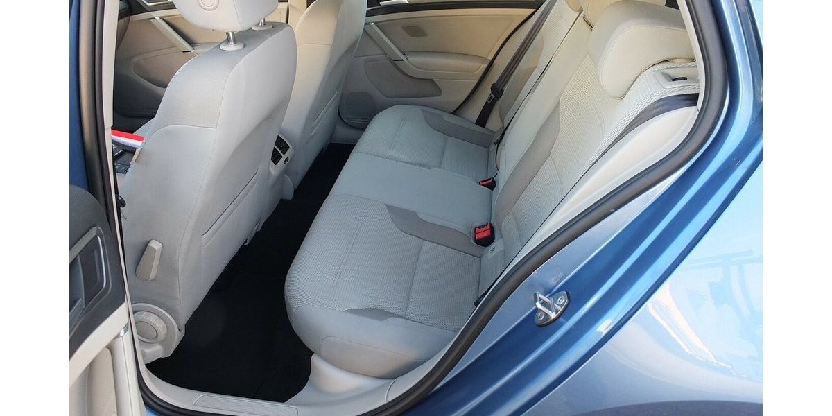 VW Golf VII COMFORTLINE PANORAMADACH KLIMAAUTOMATIK 1 150.000 km 9.908 &euro; Köln 50858