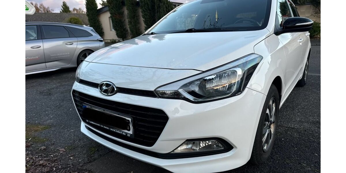 Hyundai i20 67.000 km 9.800 &euro; Köln 51061