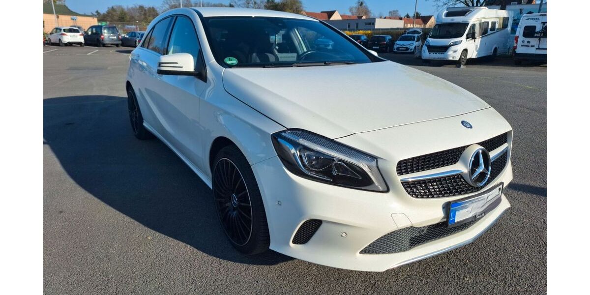 Mercedes-Benz A 180 105.000 km 15.500 &euro; Köln 51109