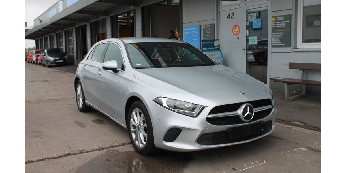 Mercedes-Benz A 180 71.750 km 18.800 &euro; Bonn 53227