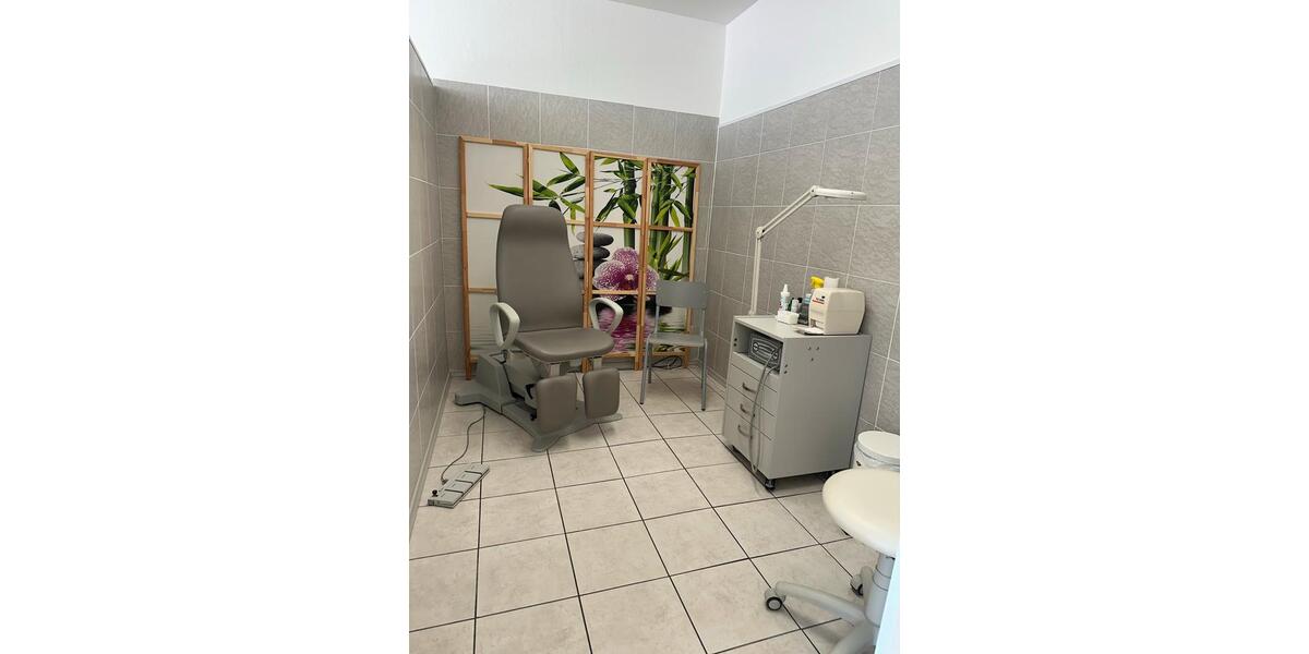 Gewerbeobjekt Troisdorf - 400&euro; | Angebot:23533272