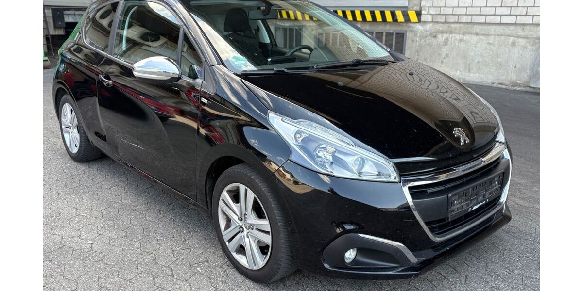 Peugeot 208 142.240 km 3.950 &euro; Bornheim 53332