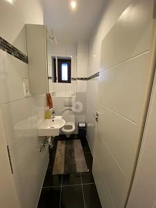 WOHNEN & VERMIETEN MIT GARTEN UND POOL - Mehrfamilienhaus, Wohnhaus Köln Porz | Angebot:26997764