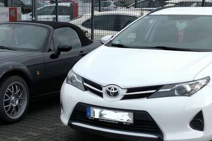 Toyota Auris 118.000 km 8.999 &euro; Niederkassel-Lülsdorf 53859