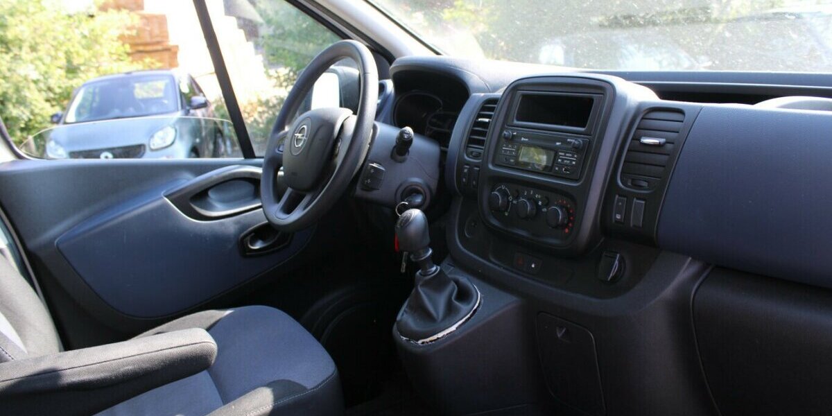 Opel Vivaro 1.6 D L1H1 8-Sitzer 189.128 km 8.980 &euro; Euskirchen 53881