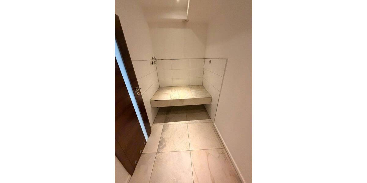 Etagenwohnung Pulheim Brauweiler - 3 Zimmer, 131 m&sup2;, 1.700&euro; | Angebot:26867370