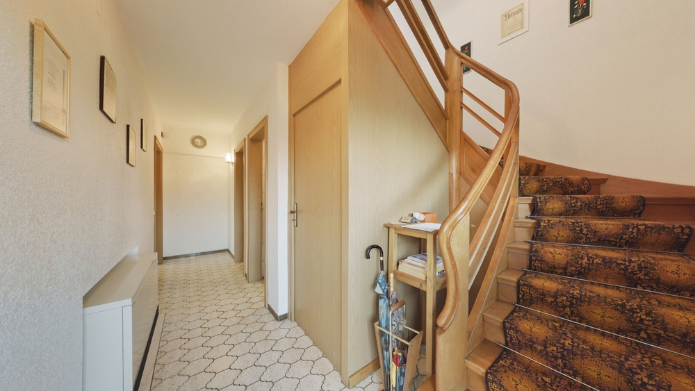 Charmantes Einfamilienhaus mit Potenzial und großzügiger Grundstücksfläche in Gymnich - Einfamilienhaus Erftstadt | Angebot:24509866