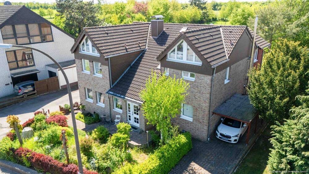 Mehrfamilienhaus, Wohnhaus Erftstadt / Bliesheim Bliesheim - 8 Zimmer, 255 m&sup2;, 769.000&euro; | Angebot:26583297
