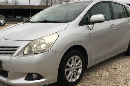Toyota Verso 182.000 km 6.499 &euro; Bonn 53227