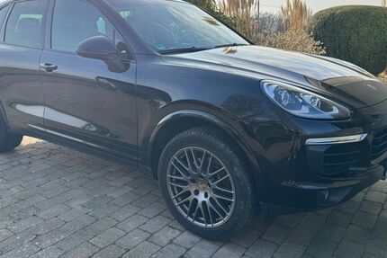 Porsche Cayenne 87.500 km 36.900 &euro; Siegburg 53721