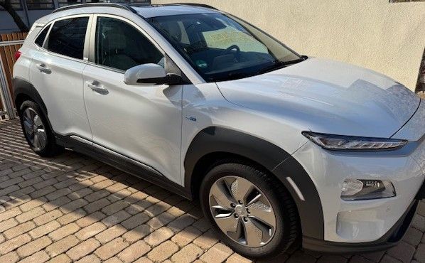 Hyundai KONA Elektro 48.000 km 21.975 &euro; Köln 50931