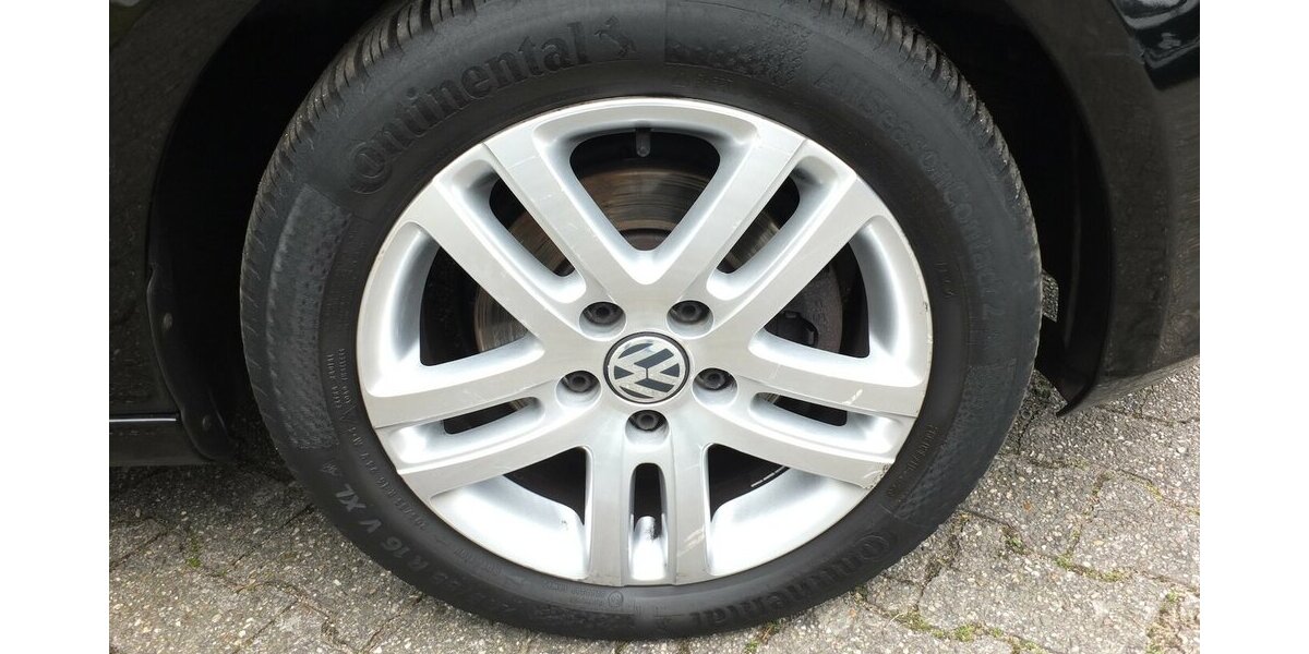 VW Golf 1.4i TRENDLINE KLIMAANLAGE SPORT-LMF SHZ 132.895 km 6.598 &euro; Köln 50858