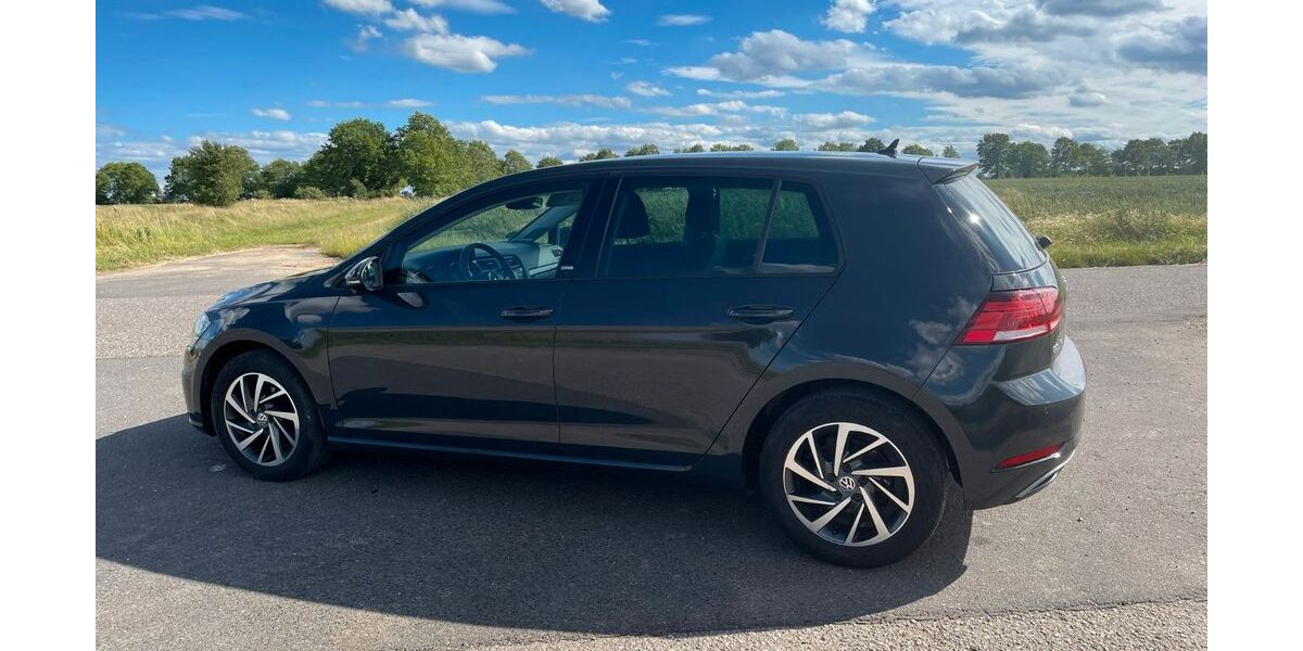 VW Golf 140.000 km 10.500 &euro; Nörvenich 52388