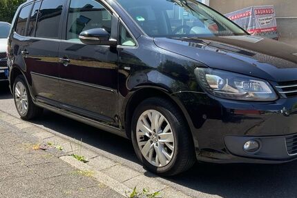 VW Touran 270.000 km 8.800 &euro; Bergheim 50126