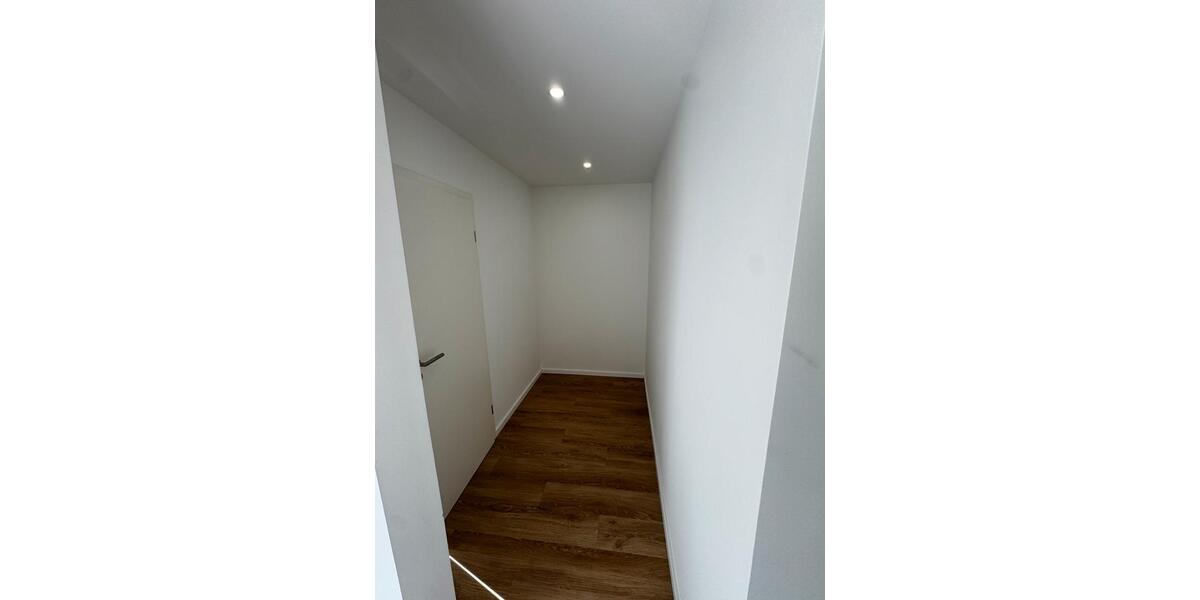 Reihenhaus Lohmar - 6 Zimmer, 170 m&sup2;, 2.550&euro; | Angebot:26345389