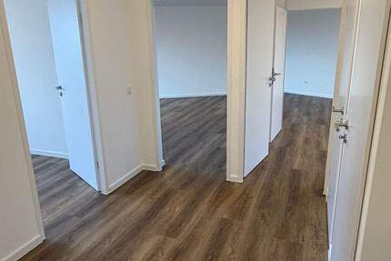 Wohnung Köln Westhoven - 3 Zimmer, 96 m&sup2;, 1.400&euro; | Angebot:25802583