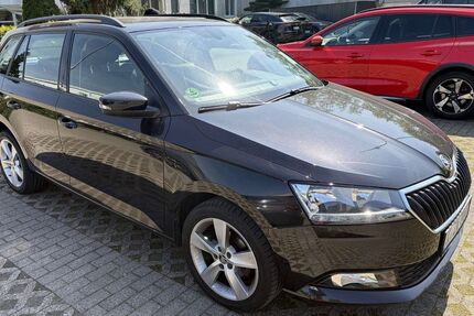 Skoda Fabia 92.000 km 11.990 &euro; Köln 50677