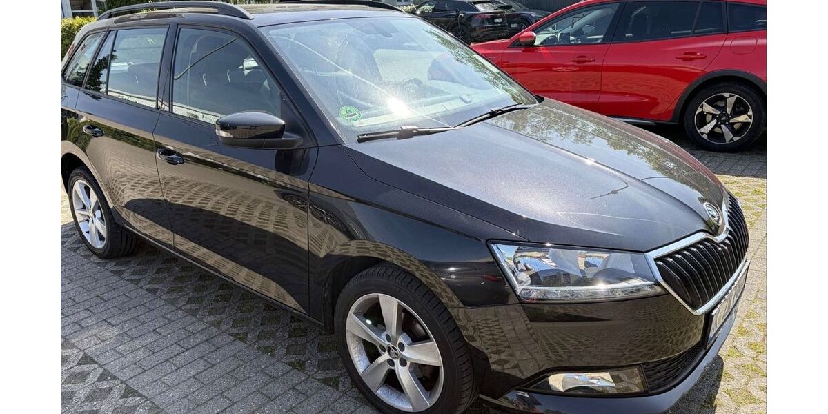 Skoda Fabia 92.000 km 11.990 &euro; Köln 50677