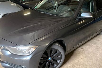 BMW 320 163.817 km 11.900 &euro; Köln 50933