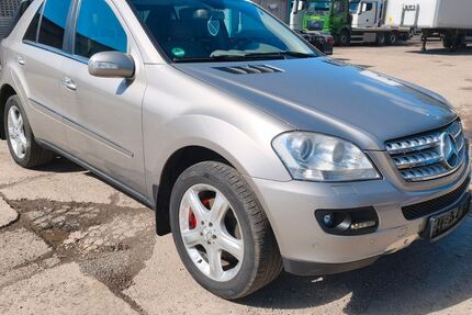 Mercedes-Benz ML 320 292.000 km 6.499 &euro; Düren 52351