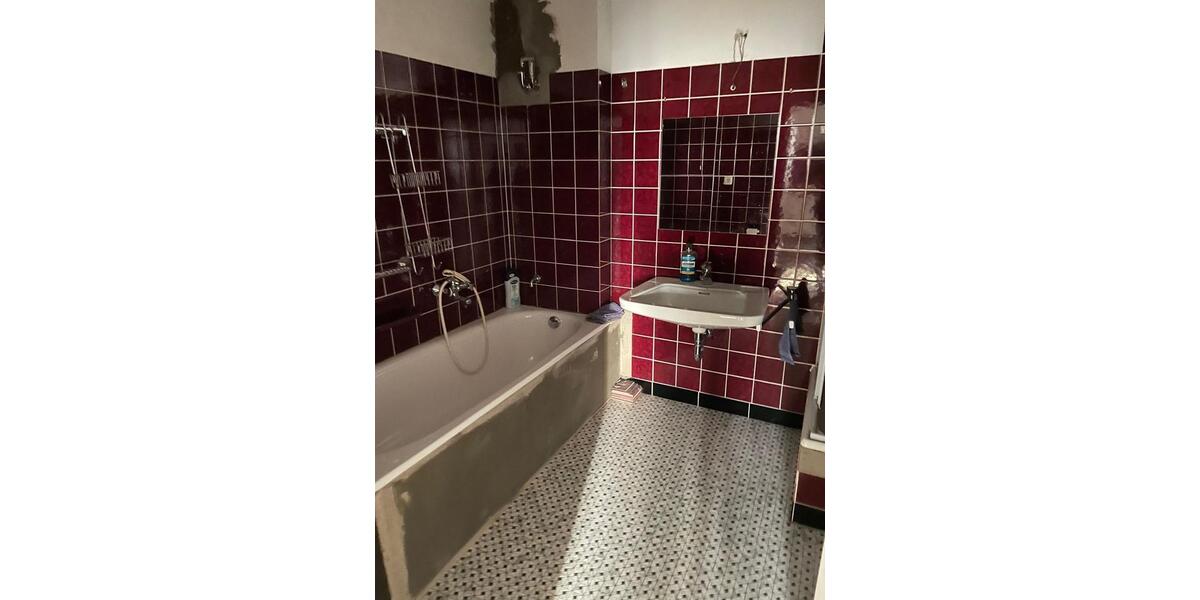 Etagenwohnung Siegburg - 4 Zimmer, 170 m&sup2;, 1.500&euro; | Angebot:25171907